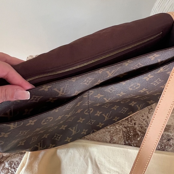 NEW LOUIS VUITTON  Monogram Menilmontant MM - Picture 15 of 16